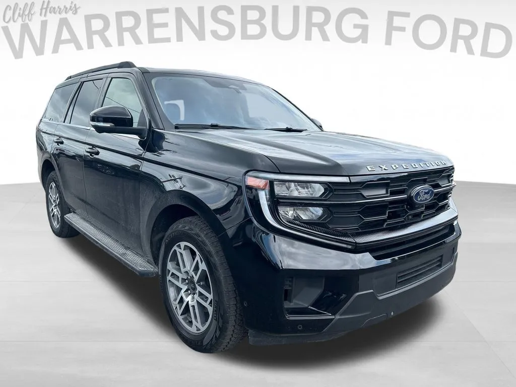 Used 2025 Ford Expedition Active with VIN 1FMJU1J80SEA33407 for sale in Kansas City