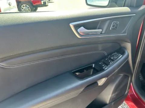 More photos of 2018 Ford Edge Titanium at Warrensburg Ford, MO