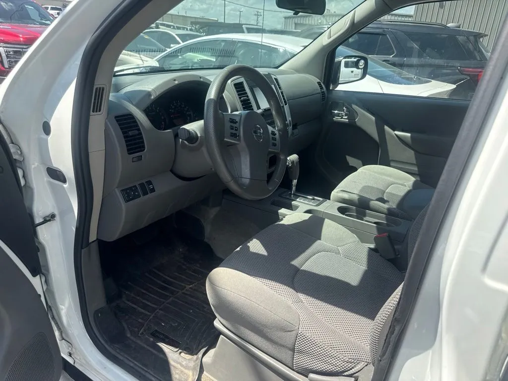 2018 Nissan Frontier SV - Photo 13