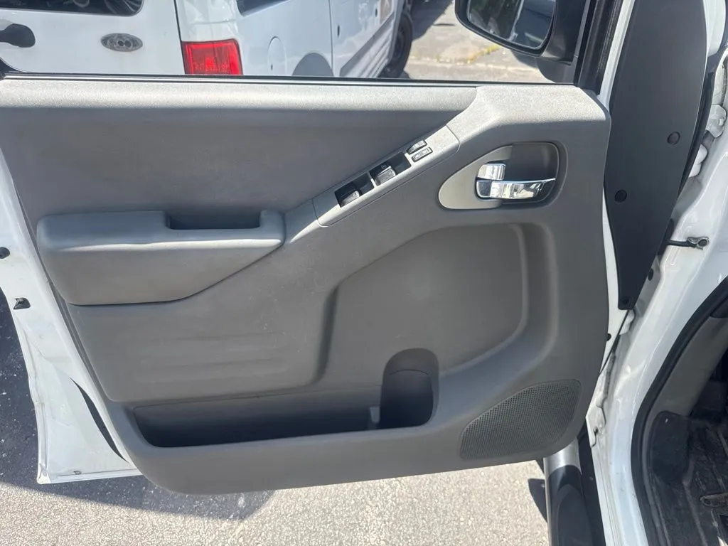 2018 Nissan Frontier SV - Photo 11