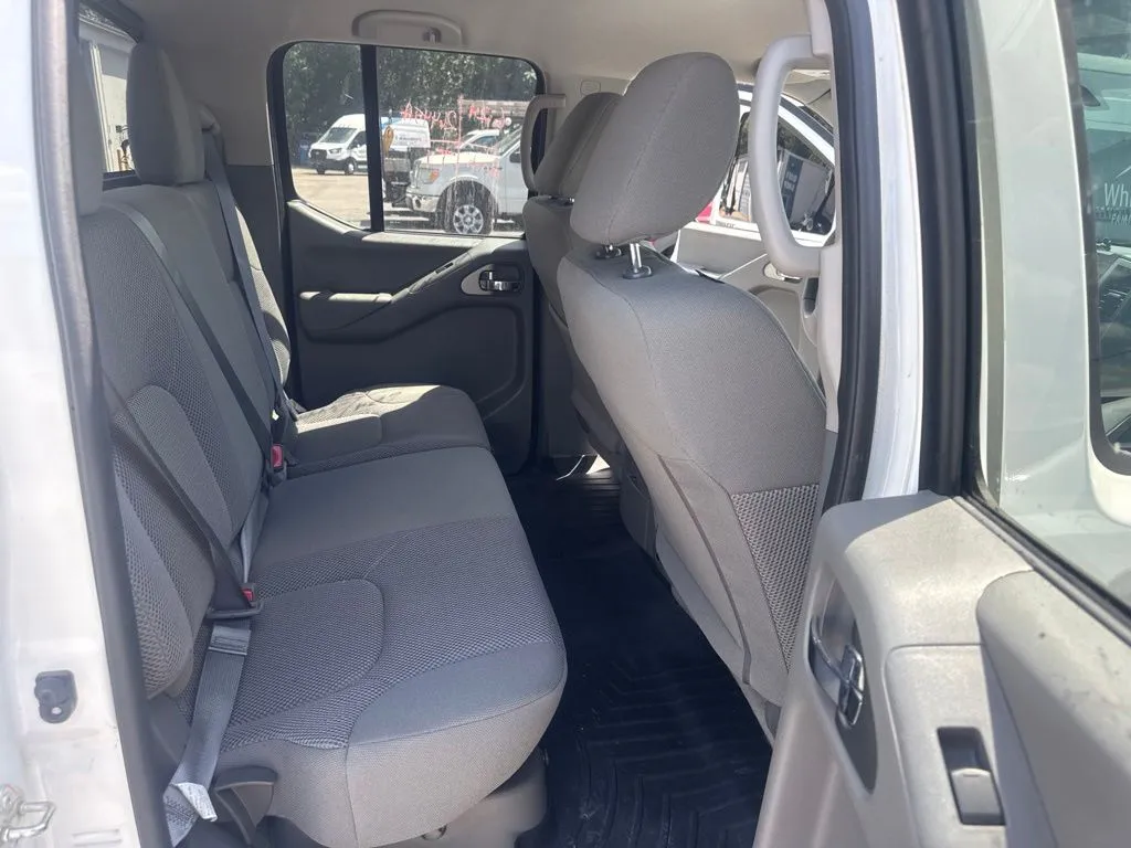 2018 Nissan Frontier SV - Photo 17