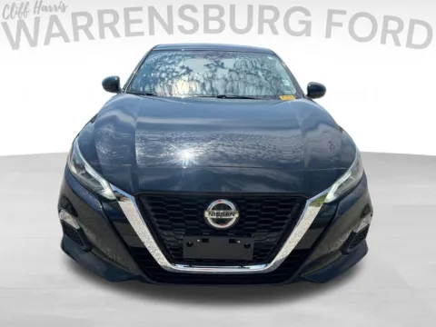 Photos of 2022 Nissan Altima 2.5 SR for sale in Warrensburg, MO at Warrensburg Ford
