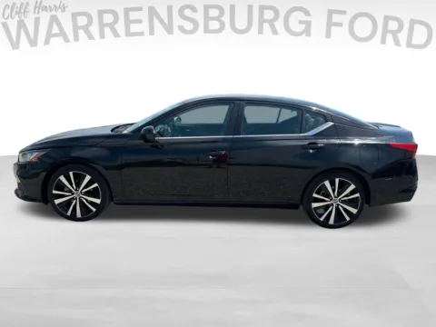 More photos of 2022 Nissan Altima 2.5 SR at Warrensburg Ford, MO