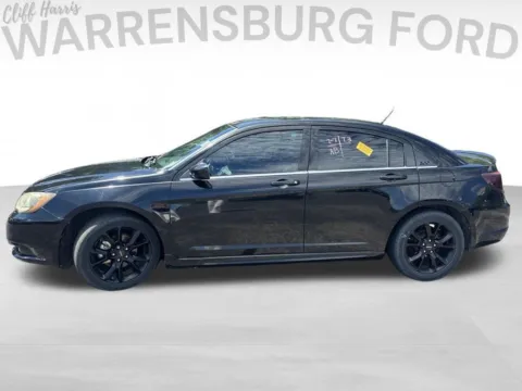 More photos of 2014 Chrysler 200 Limited at Warrensburg Ford, MO