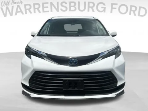 Photos of 2025 Toyota Sienna LE for sale in Warrensburg, MO at Warrensburg Ford