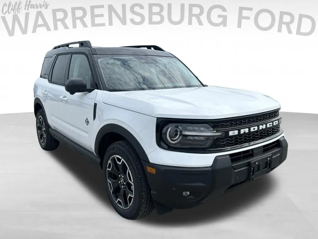 White 2026 Ford Bronco Sport Outer Banks for sale in Warrensburg, MO