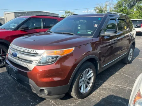 Photos of 2015 Ford Explorer XLT for sale in Warrensburg, MO at Warrensburg Ford