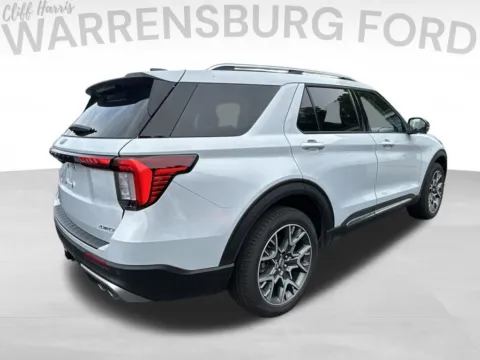 More photos of 2025 Ford Explorer Platinum at Warrensburg Ford, MO