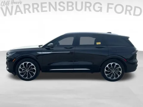 More photos of 2024 Lincoln Nautilus Reserve at Warrensburg Ford, MO