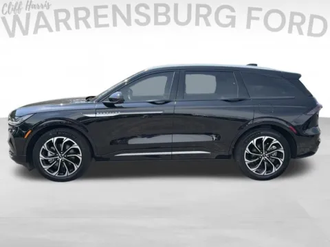 More photos of 2024 Lincoln Nautilus Reserve at Warrensburg Ford, MO
