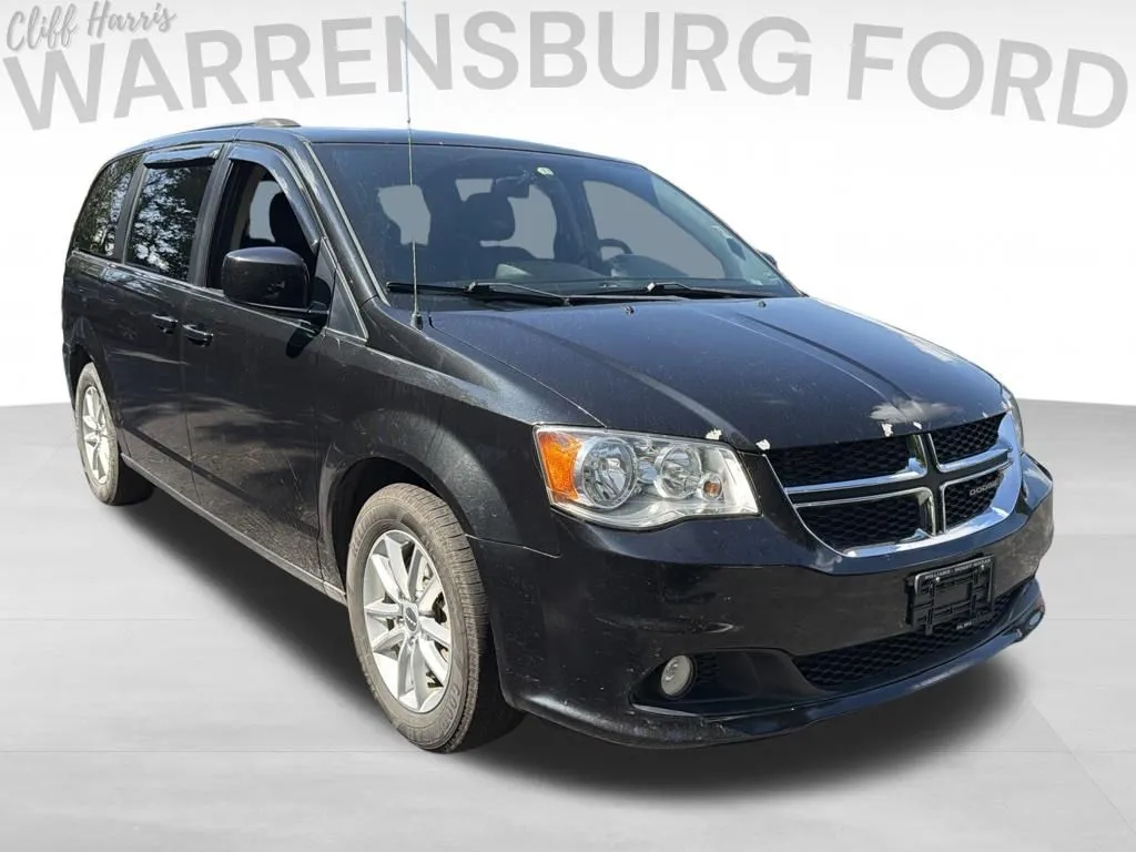 Used 2018 Dodge Grand Caravan SXT with VIN 2C4RDGCG2JR264261 for sale in Kansas City
