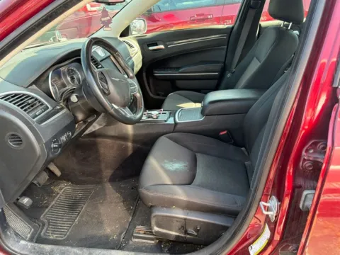 More photos of 2018 Chrysler 300 Touring at Warrensburg Ford, MO