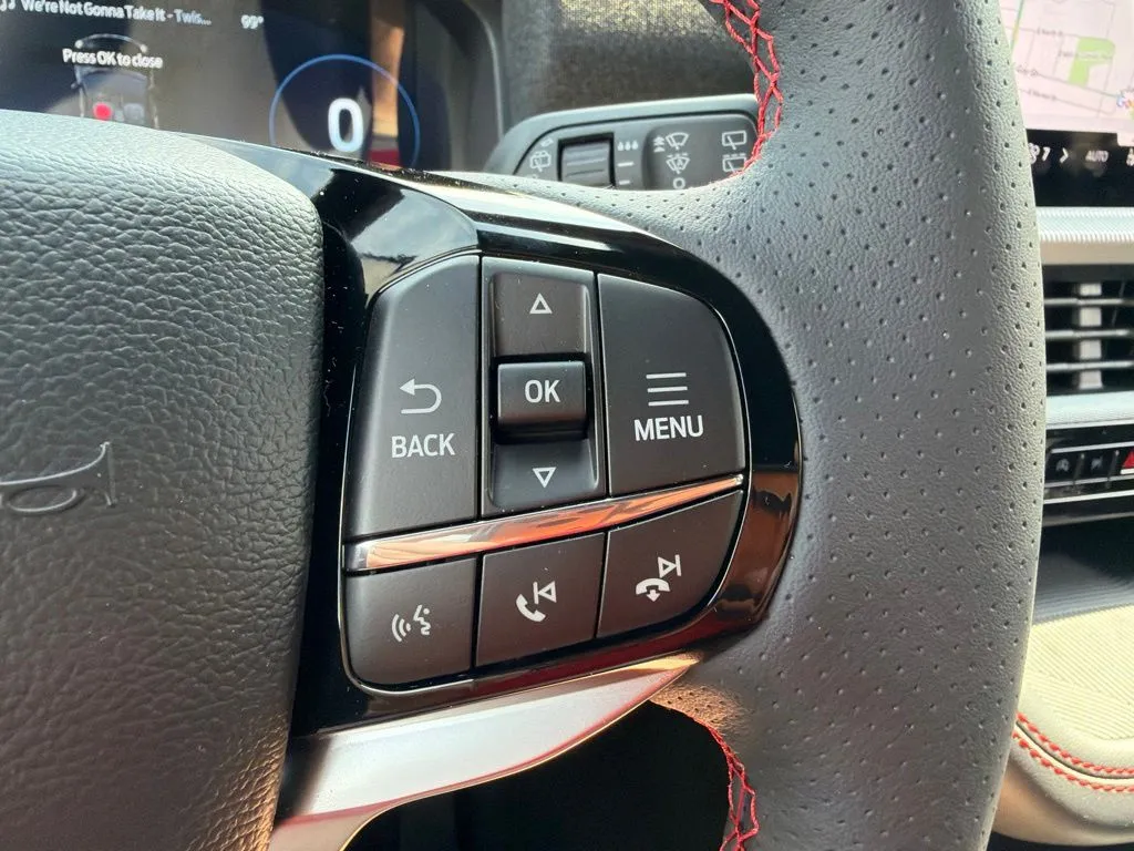 2026 Ford Explorer ST-Line - Photo 26