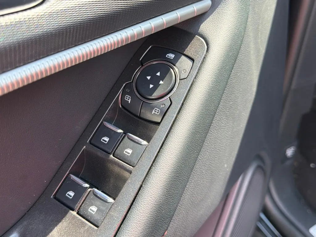2026 Ford Explorer ST-Line - Photo 13