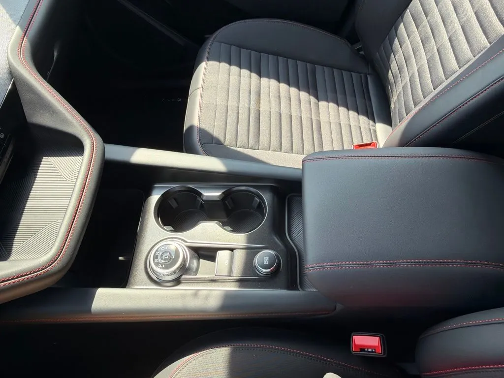 2026 Ford Explorer ST-Line - Photo 37