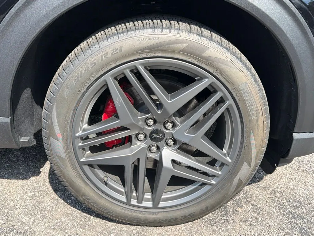 2026 Ford Explorer ST-Line - Photo 10