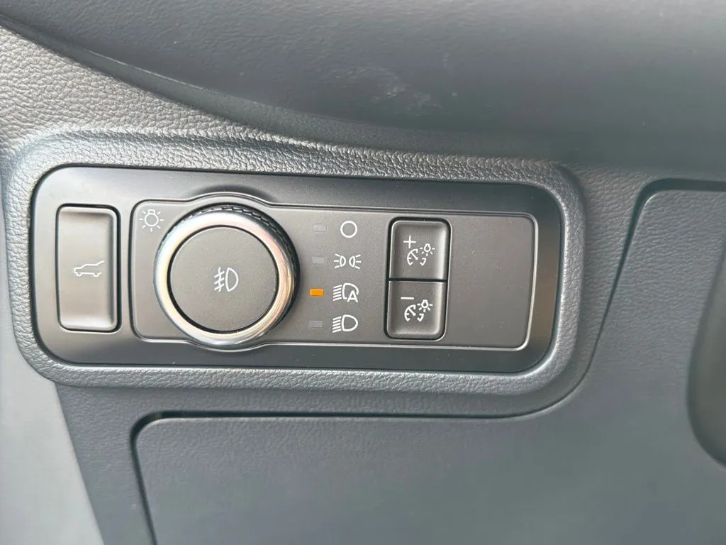 2026 Ford Explorer ST-Line - Photo 24