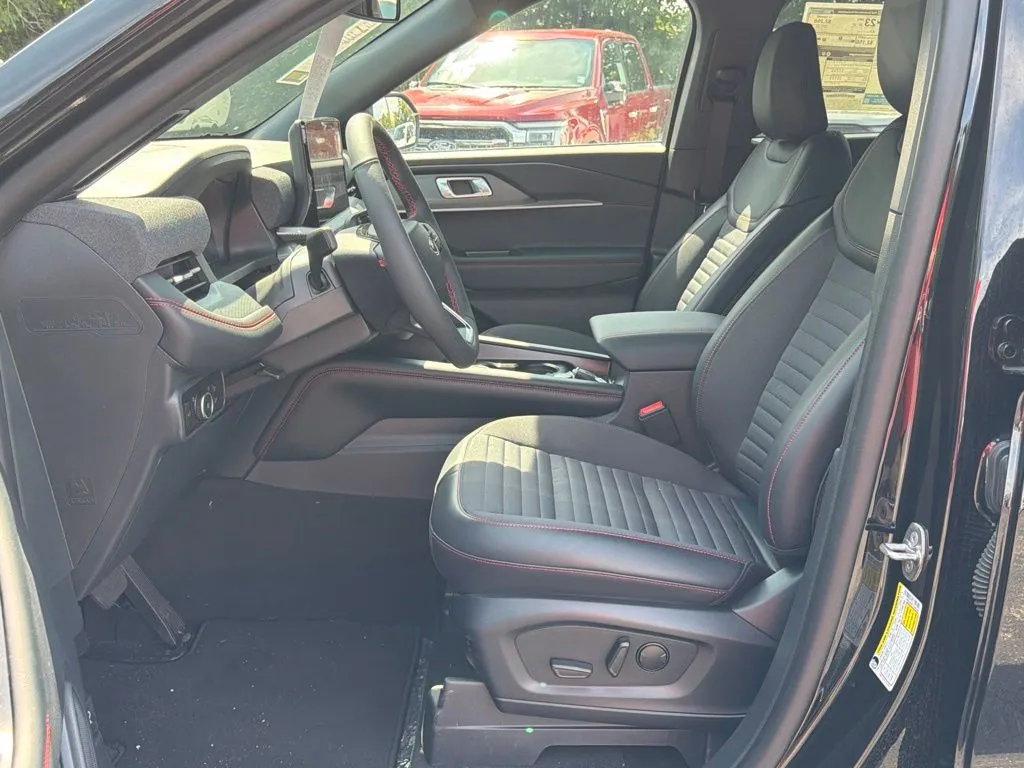 2026 Ford Explorer ST-Line - Photo 11