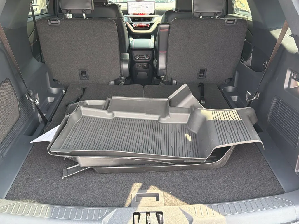 2026 Ford Explorer ST-Line - Photo 23