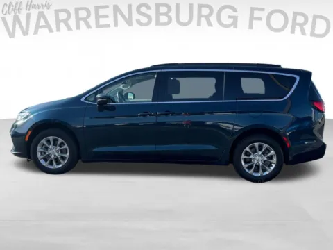 More photos of 2022 Chrysler Pacifica Touring L at Warrensburg Ford, MO