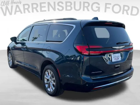 More photos of 2022 Chrysler Pacifica Touring L at Warrensburg Ford, MO