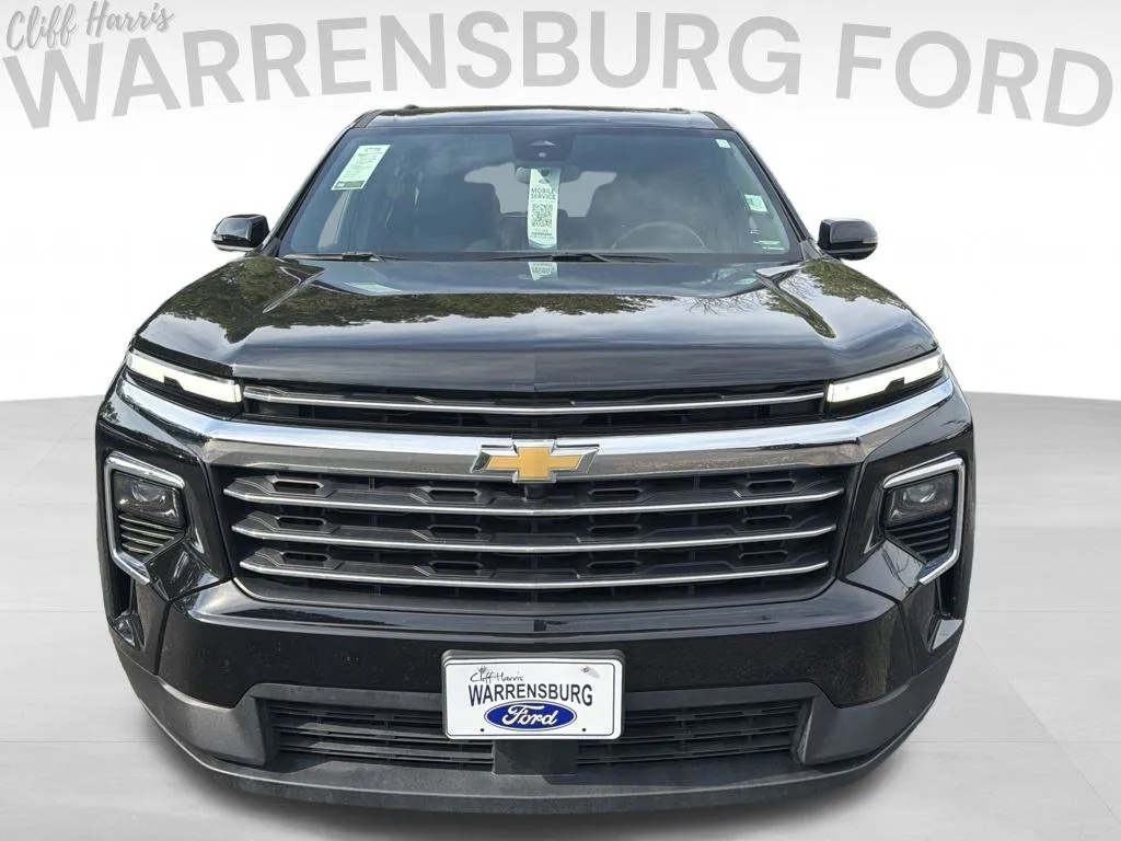 Used 2025 Chevrolet Traverse LT with VIN 1GNEVGRS7SJ271761 for sale in Kansas City