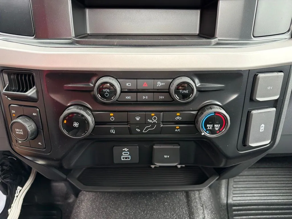 2026 Ford F-250 Super Duty XL - Photo 31