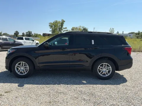 More photos of 2026 Ford Explorer Active at Warrensburg Ford, MO