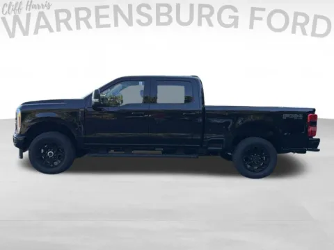 More photos of 2027 Ford F-250SD XLT at Warrensburg Ford, MO