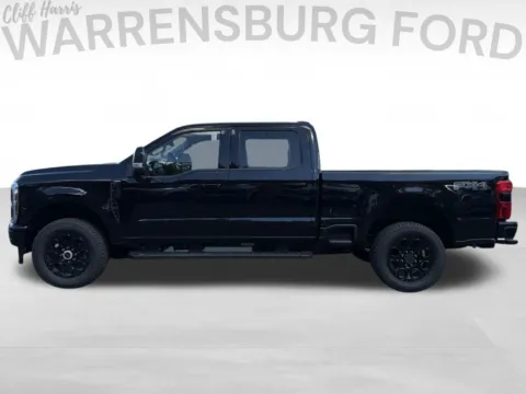 More photos of 2027 Ford F-250SD Lariat at Warrensburg Ford, MO