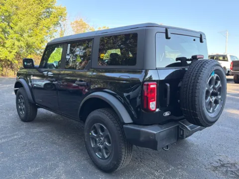 More photos of 2026 Ford Bronco Big Bend at Warrensburg Ford, MO