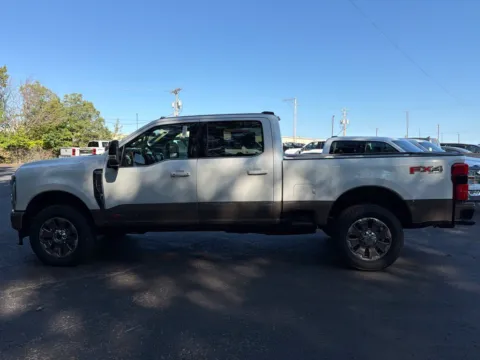 More photos of 2027 Ford F-350SD King Ranch at Warrensburg Ford, MO