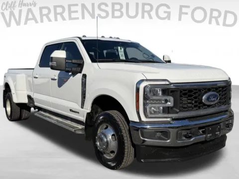 White 2023 Ford F-350SD Lariat for sale in Warrensburg, MO