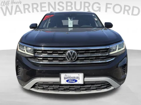 Photos of 2020 Volkswagen Atlas Cross Sport 2.0T SEL for sale in Warrensburg, MO at Warrensburg Ford