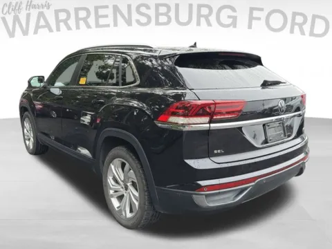 More photos of 2020 Volkswagen Atlas Cross Sport 2.0T SEL at Warrensburg Ford, MO