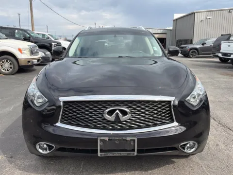 Photos of 2017 INFINITI QX70 for sale in Warrensburg, MO at Warrensburg Ford