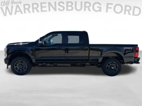 More photos of 2027 Ford F-250SD XL at Warrensburg Ford, MO
