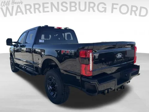 More photos of 2027 Ford F-250SD XL at Warrensburg Ford, MO