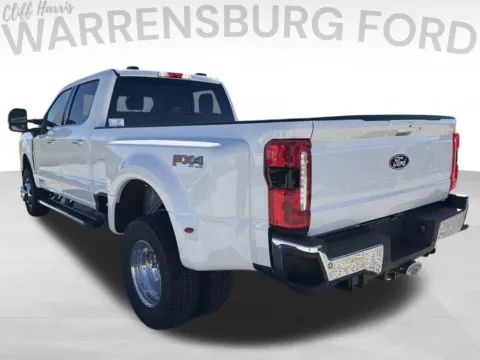 More photos of 2027 Ford F-350SD Lariat at Warrensburg Ford, MO