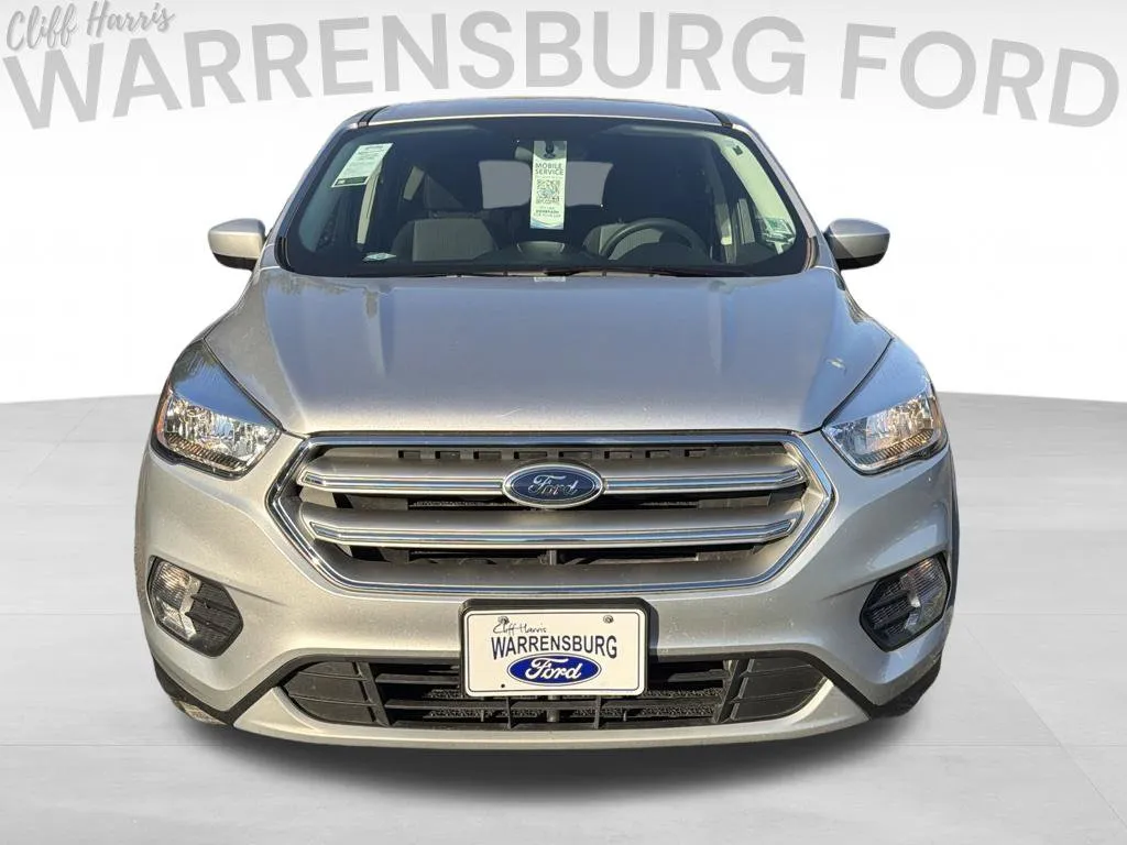 Used 2017 Ford Escape SE with VIN 1FMCU0GD0HUC65902 for sale in Kansas City