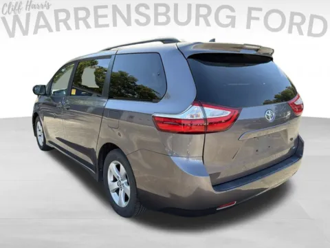 More photos of 2019 Toyota Sienna LE at Warrensburg Ford, MO