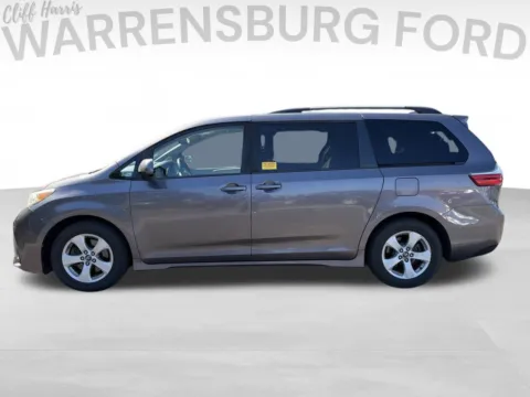 More photos of 2019 Toyota Sienna LE at Warrensburg Ford, MO
