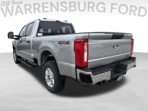 More photos of 2027 Ford F-250SD XLT at Warrensburg Ford, MO
