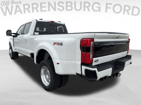 More photos of 2027 Ford F-450SD Platinum at Warrensburg Ford, MO