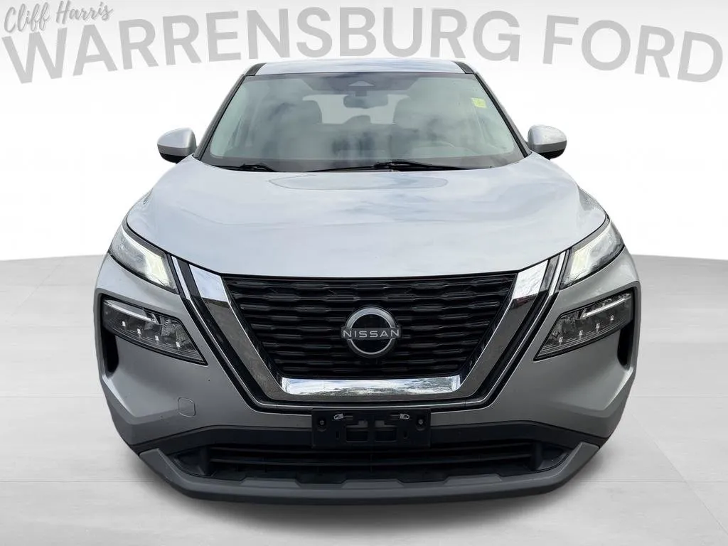 Used 2023 Nissan Rogue SV with VIN 5N1BT3BA0PC833325 for sale in Kansas City