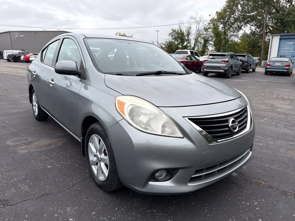 Gray 2012 Nissan Versa 1.6 SL for sale in Warrensburg, MO