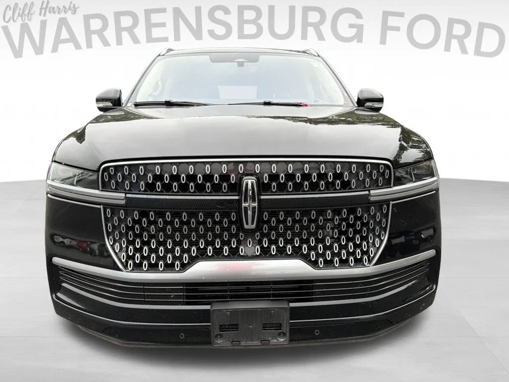 Used 2025 Lincoln Navigator Reserve L with VIN 5LMJJ3LG1SEL13469 for sale in Kansas City
