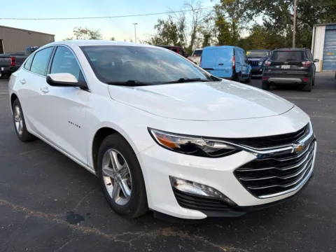 White 2024 Chevrolet Malibu LT for sale in Warrensburg, MO
