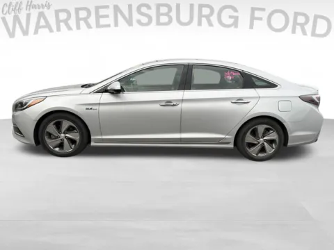 More photos of 2017 Hyundai Sonata Hybrid Limited at Warrensburg Ford, MO