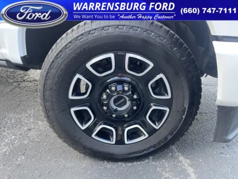 Photos of 2025 Ford F-350SD Platinum for sale in Warrensburg, MO at Warrensburg Ford